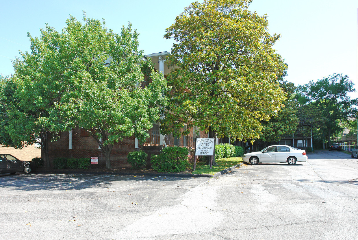 unable to bring far end of bldg out of shadows. - M. McNamara 5-19-08 - Park West Apartments