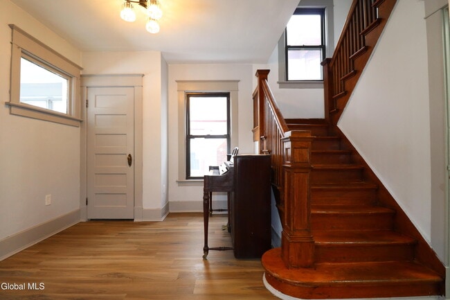 Foto del edificio - 442 Plymouth Ave