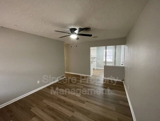 Foto del edificio - 330 Thompson Dr