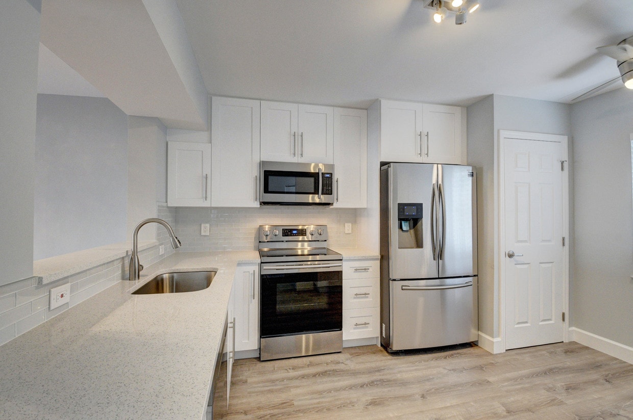 Foto principal - 14747 Cumberland Dr