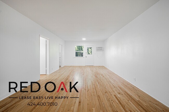 Building Photo - 2247 Merton Ave