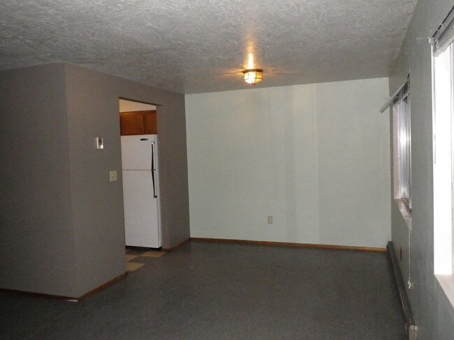 Building Photo - 1735 NE Wheatland Dr