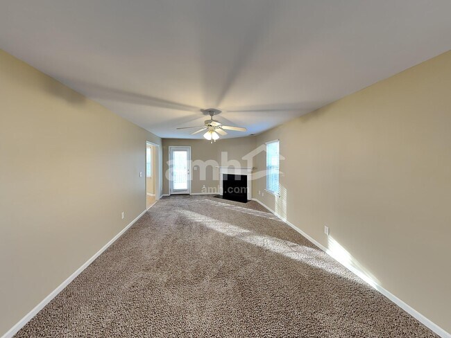 Foto del edificio - 1620 Harrison Way