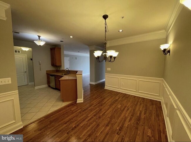 Building Photo - 5801 Clipper Ln