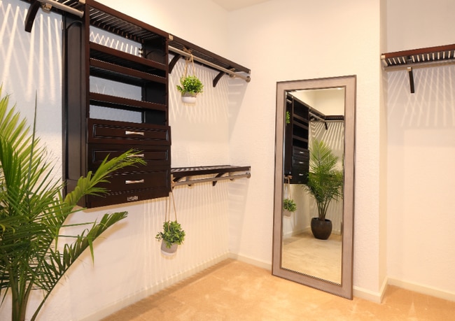 Building Photo - 407 SW Walking Path