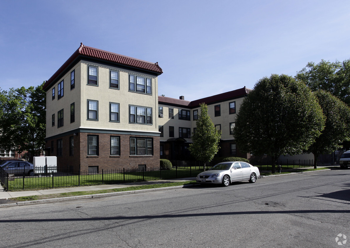 Building Photo - Elmwood Commons