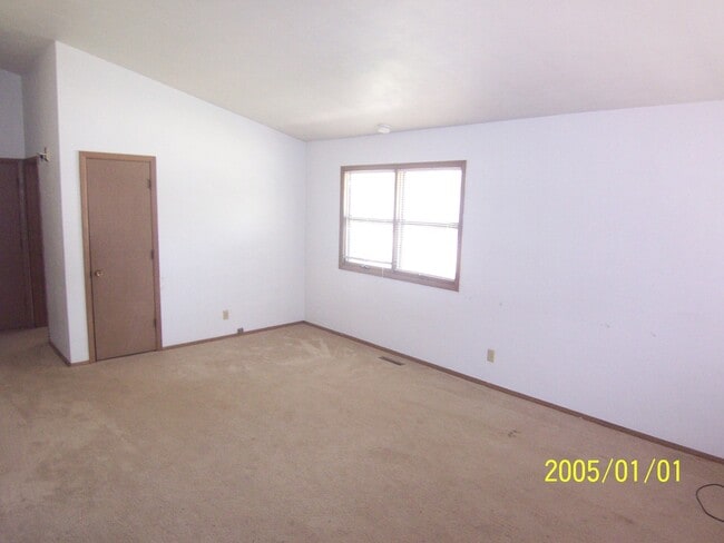 Building Photo - 923 Garfield Ave
