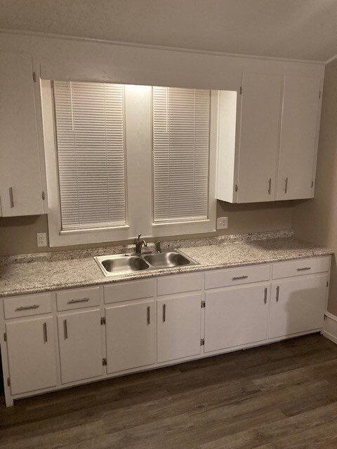 Foto del edificio - 1501 Red Oak Rd