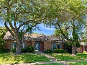 Building Photo - 4409 Seville Ln