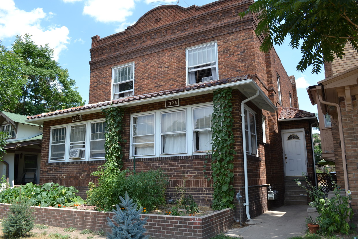 Building Photo D - 1220-1234 Logan St