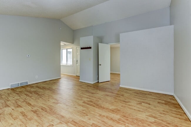 Building Photo - 840 North St