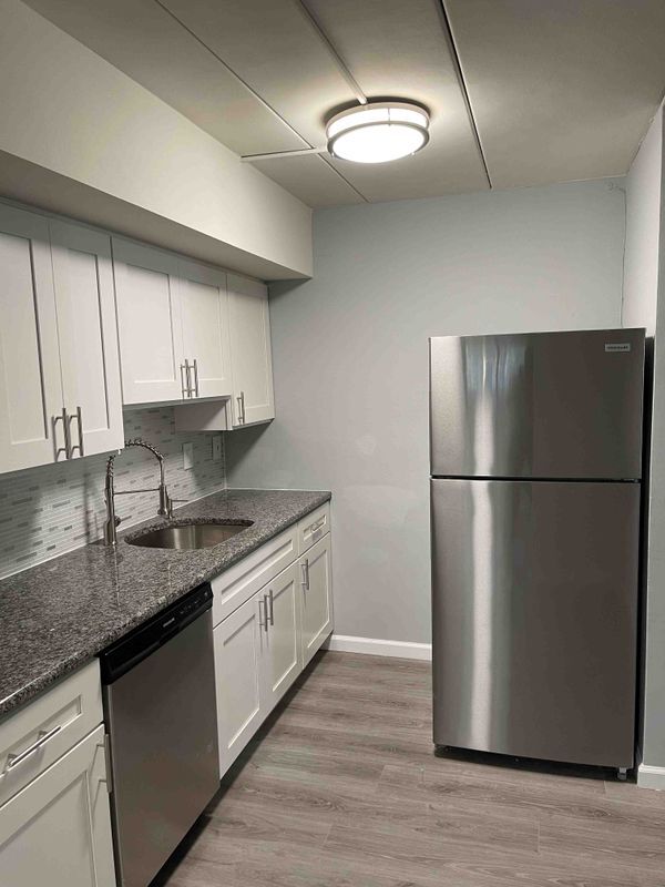 Building Photo - 1575 W Street Rd