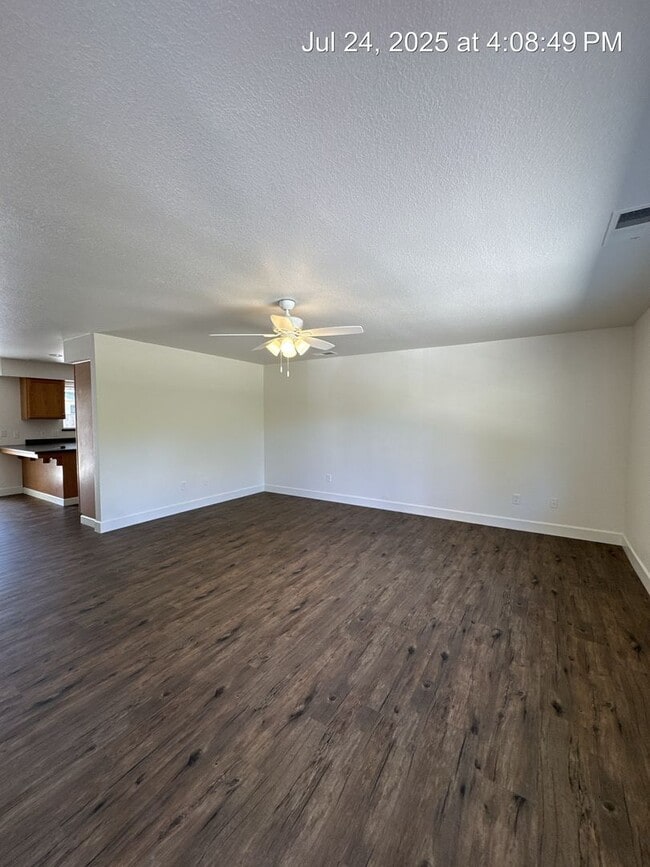 Building Photo - 3396