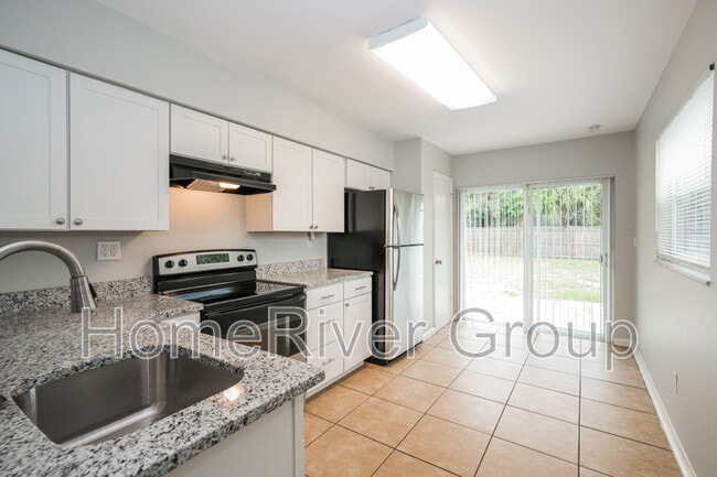 Building Photo - 6561 W Shore Cir