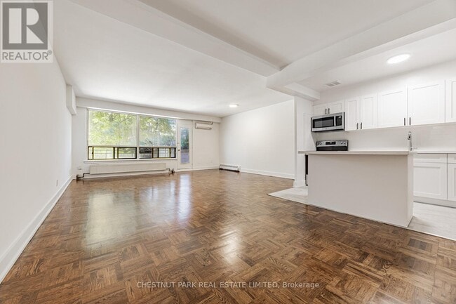 Building Photo - 2500 Bathurst St