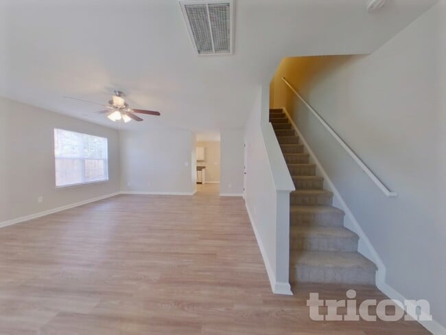 Building Photo - 5424 Henderson Oaks Dr