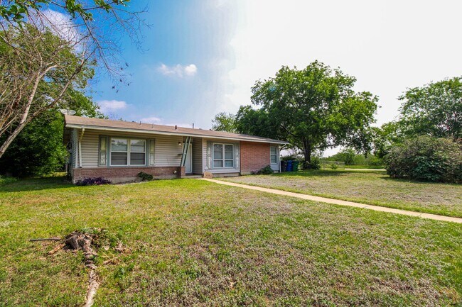 Building Photo - 3735 Invicta