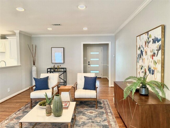 Building Photo - 6219 Grovewood Ln