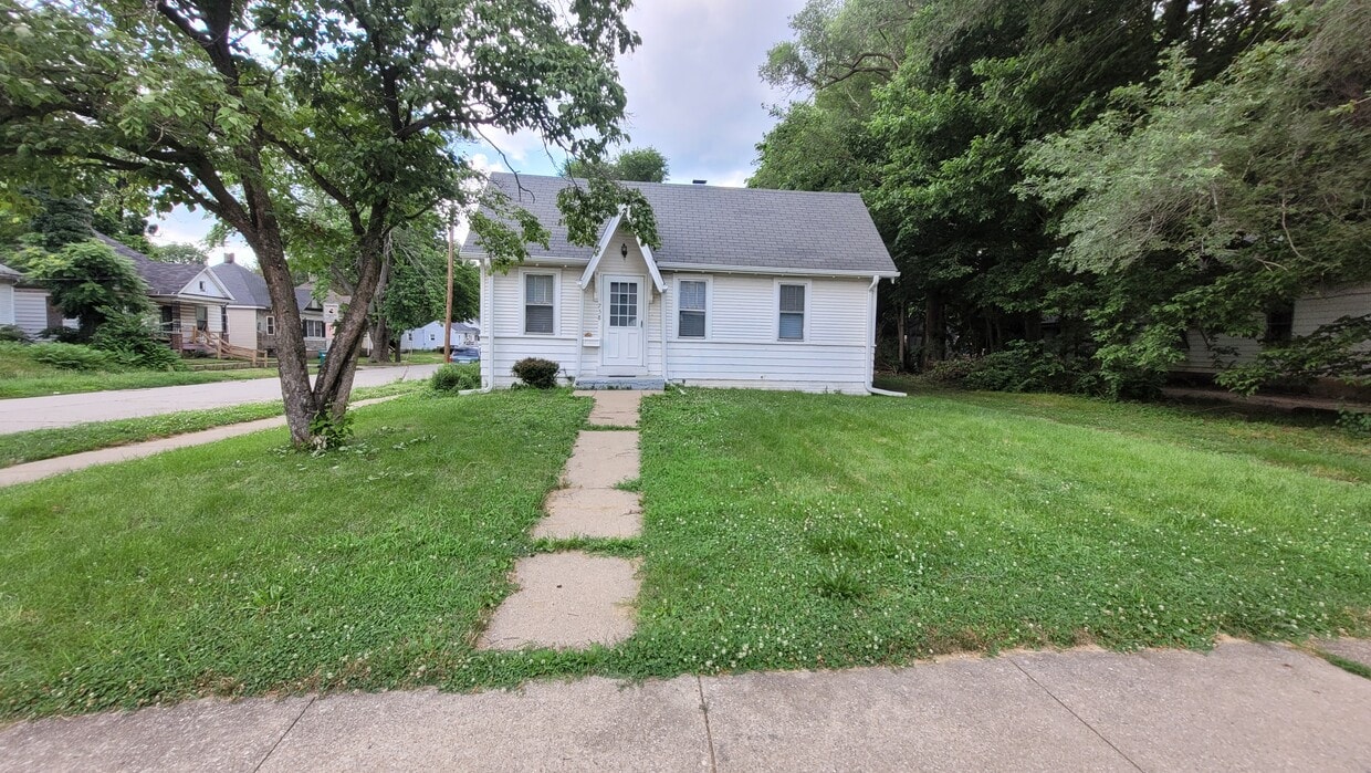Primary Photo - 758 W King St