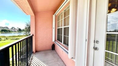 Building Photo - 126 SW Peacock Blvd