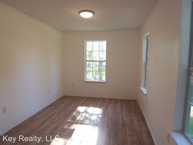 Building Photo - 2 br, 1 bath House - 313 Smith