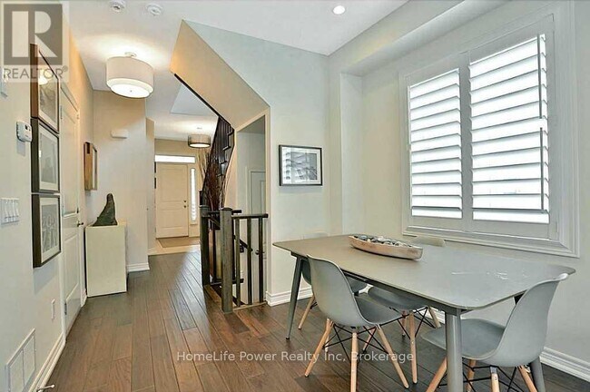 Photo du bâtiment - 63 Southshore Cres