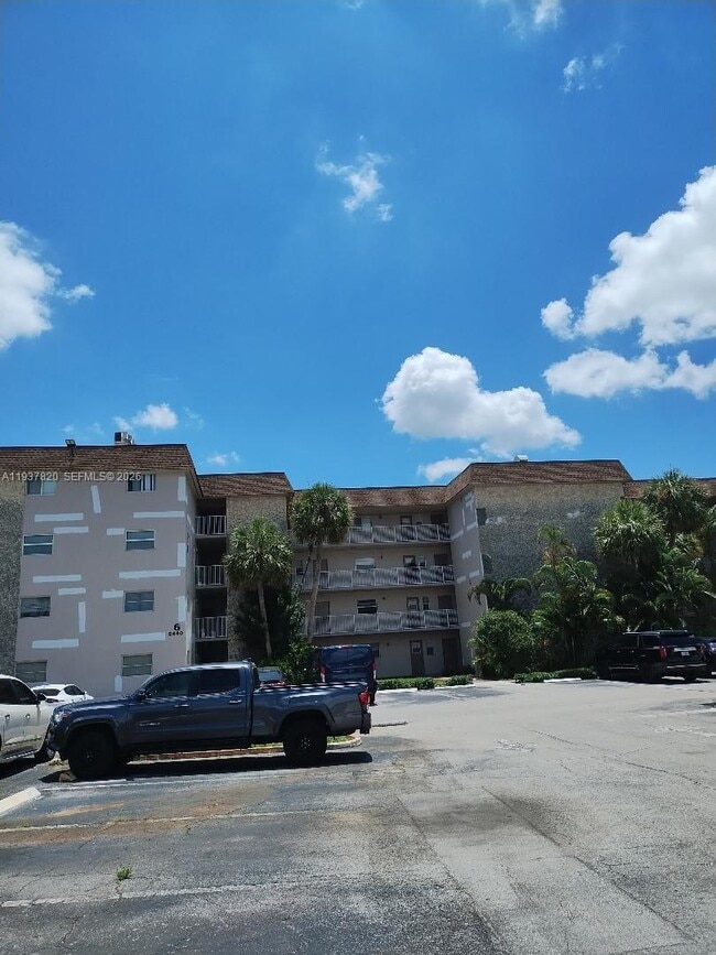 Building Photo - 2440 SW 81st Ave