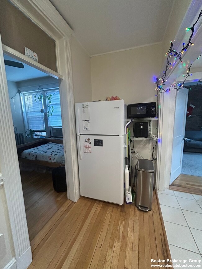 Building Photo - 39 Hemenway St