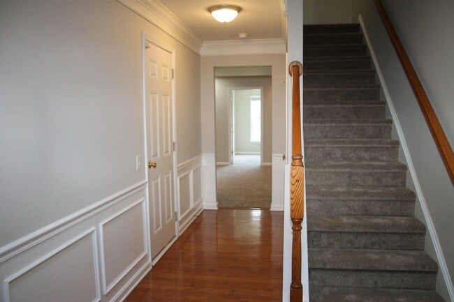 Building Photo - 157 Hudson Dr