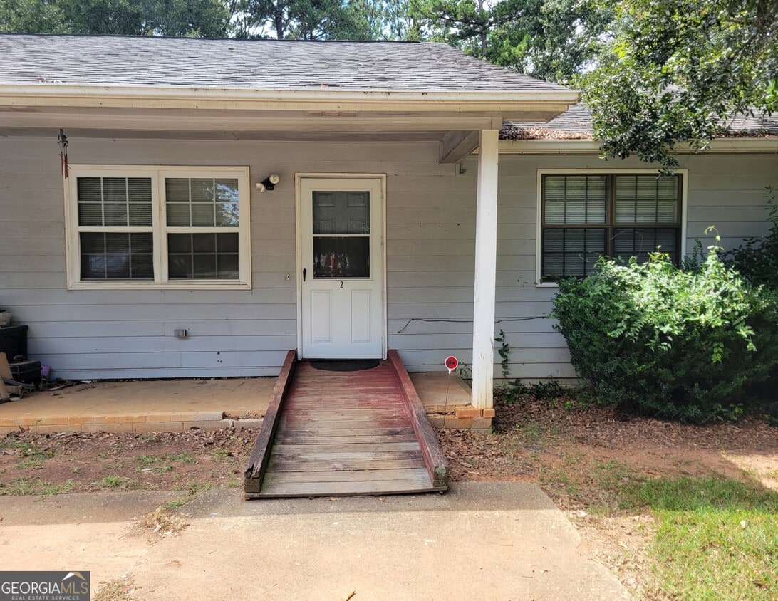 Primary Photo - 8 Candlewood Terrace NE