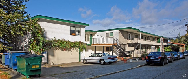 Building Photo - Golf Crest Apartments