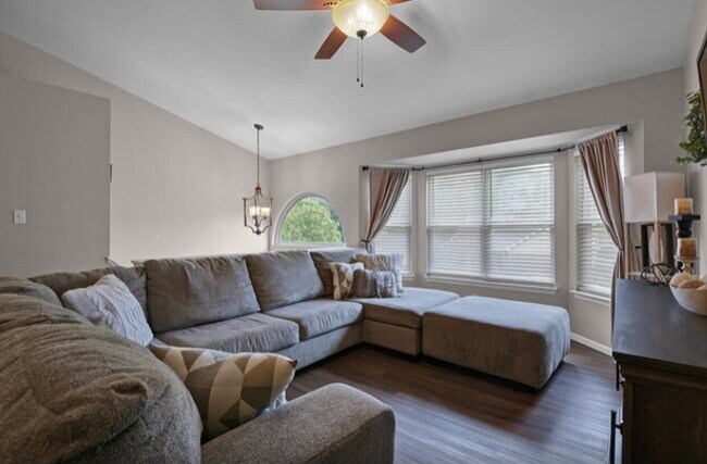 Foto del edificio - 1249 Fenton Ridge Dr