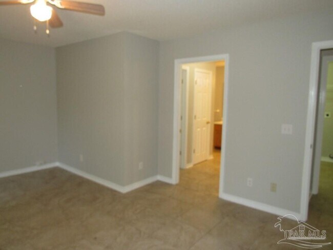 Building Photo - 5715 Divot Ln