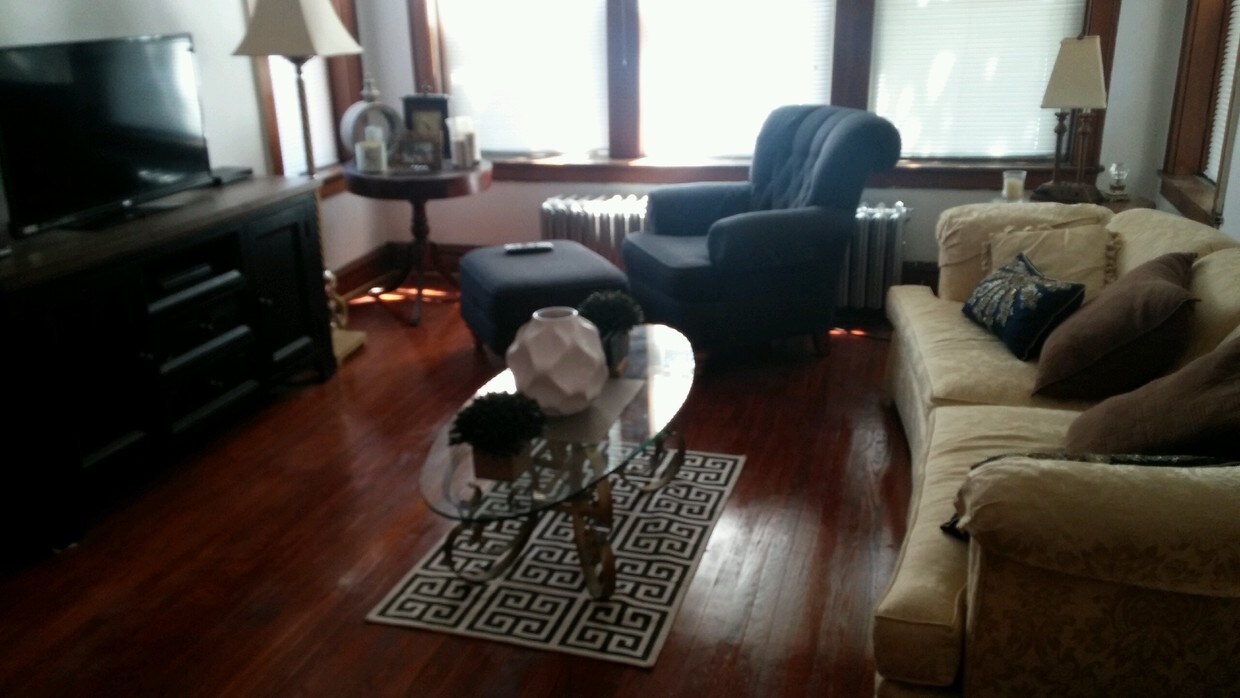 Foto principal - 4906 W Walton St