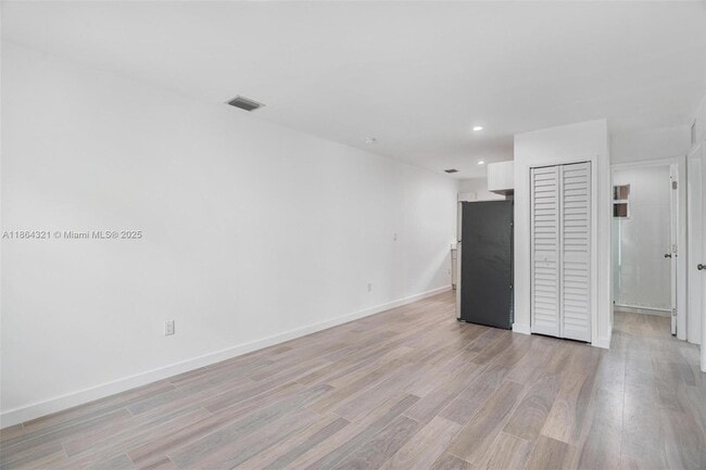 Building Photo - 515 NE 67th St