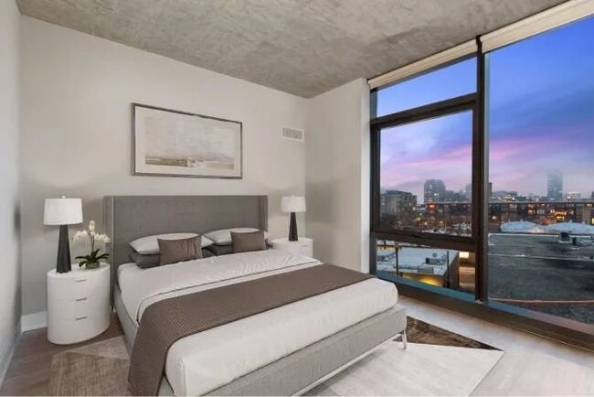 Photo - 1048 W Van Buren St (Chicago, IL) Apartment