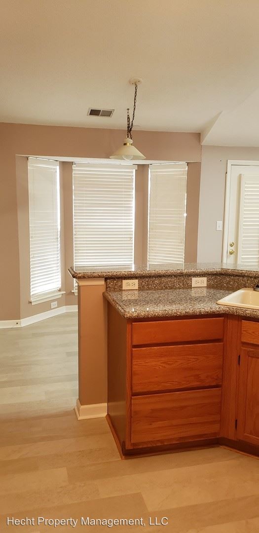 Building Photo - 8710 Highland Ridge Ln