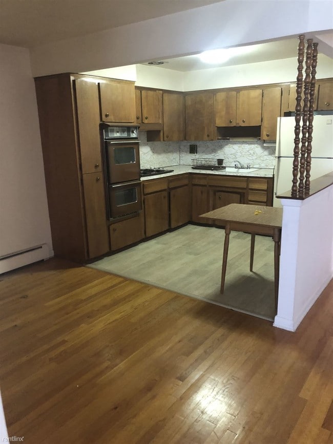 Building Photo - 3 br, 1 bath  - 6424 77th Pl