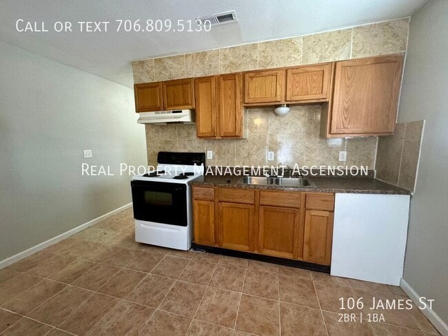 Building Photo - 106 James St