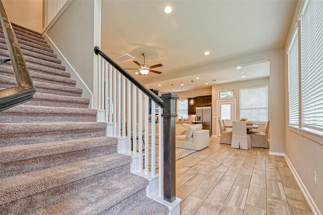 Foto del edificio - 228 N Spotted Fern Dr