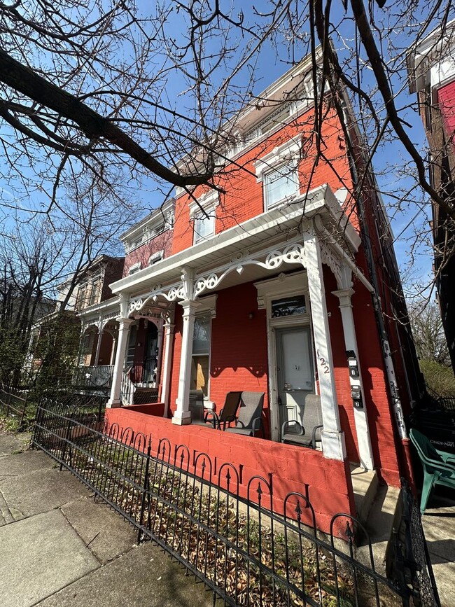 Photo - 122 E University Ave Apartment