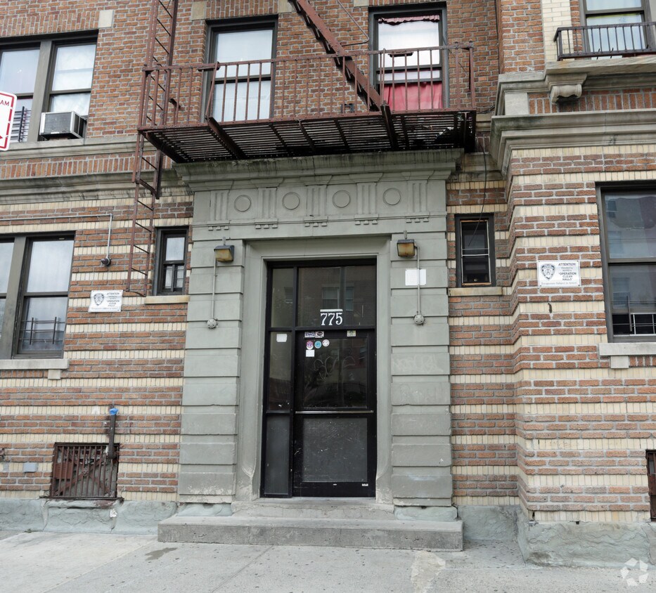 Foto del edificio - 775 E 185th St