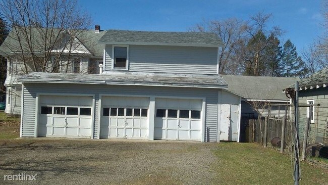 Foto del edificio - 3 br, 1.5 bath House - 1471 Helderberg Ave
