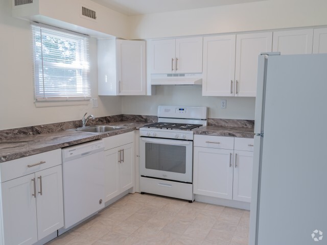 Sample Kitchen - Carlisle Park Apartments