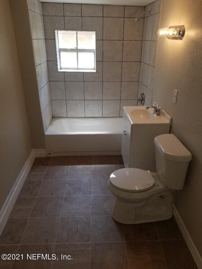 Foto del edificio - 1627 W 22nd St