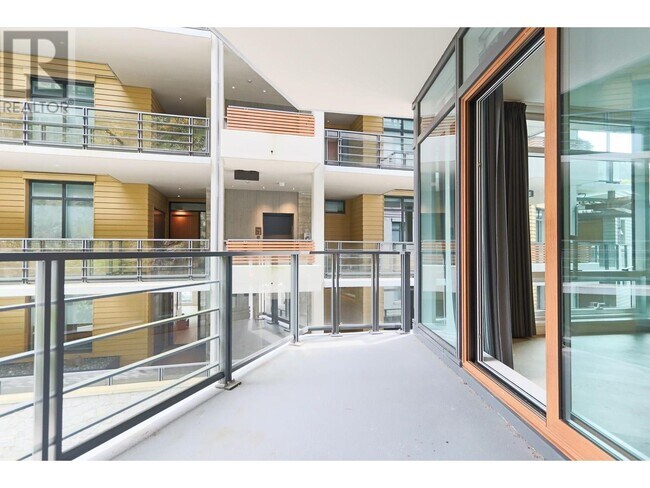 Photo du bâtiment - 6699-6699 Nelson Ave