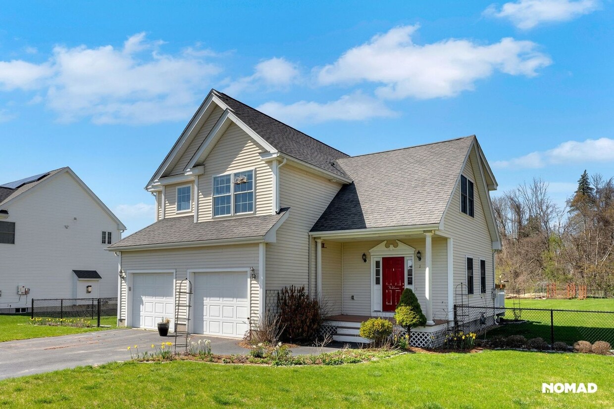 Primary Photo - Spacious 4BR House in Hudson