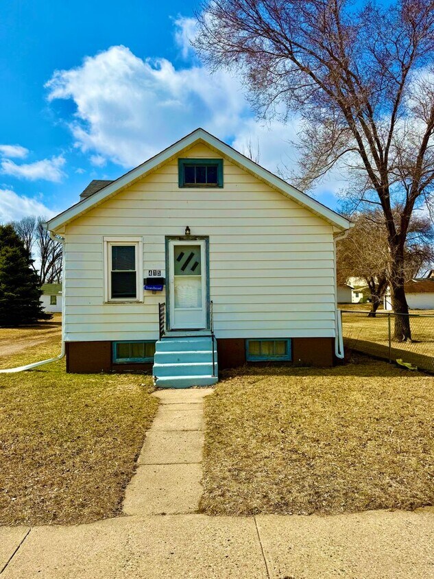 Primary Photo - Cozy two bedroom one bath home