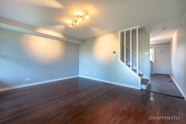 Building Photo - 47 E 37th Pl