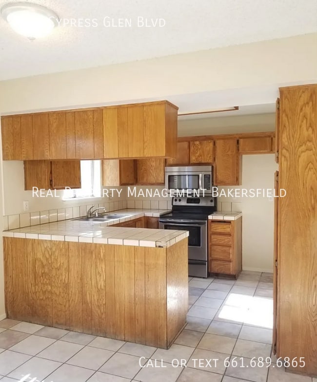 Building Photo - 3717 Cypress Glen Blvd